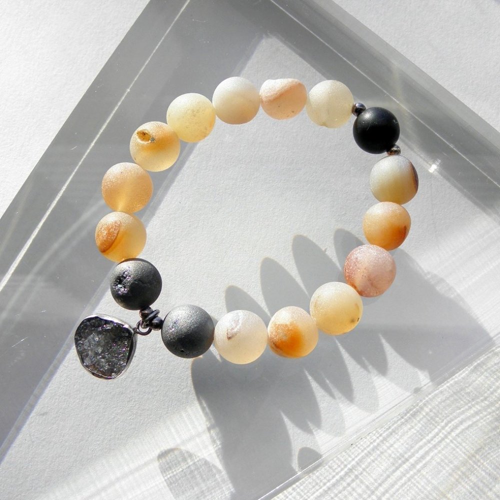 Candy color frosting quartz with quartz pendant bracelet